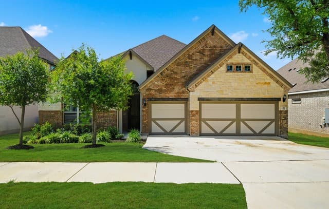 4-bedroom rental at 122 Huntwick in San Antonio, TX — photo 2