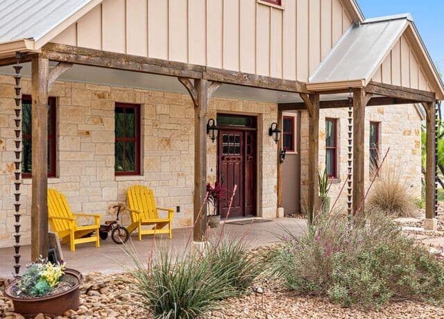 2-bedroom rental at 1503 Funf Kinder Rd in Fredericksburg, TX — photo 3