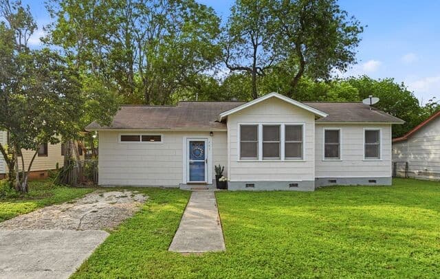 2-bedroom rental at 303 Aero Ave in Schertz, TX — photo 1