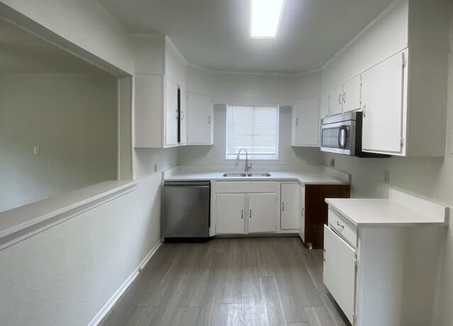 3-bedroom rental at 158 Weizmann St in San Antonio, TX — photo 2