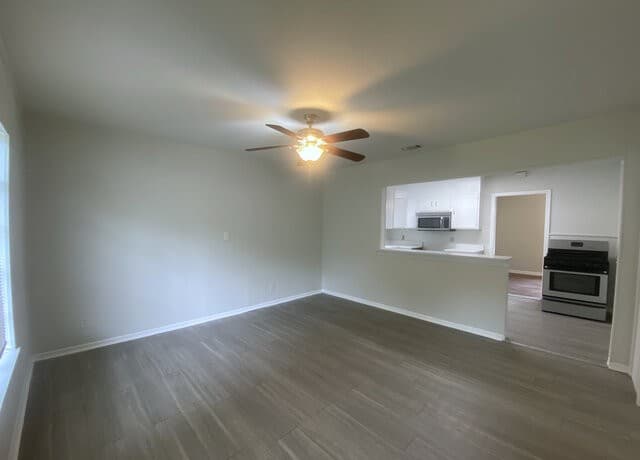 3-bedroom rental at 158 Weizmann St in San Antonio, TX — photo 4