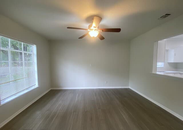 3-bedroom rental at 158 Weizmann St in San Antonio, TX — photo 5