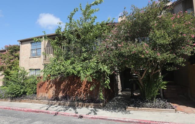 2-bedroom rental at 7711 Callaghan Rd Unit APT 705 in San Antonio, TX — photo 1