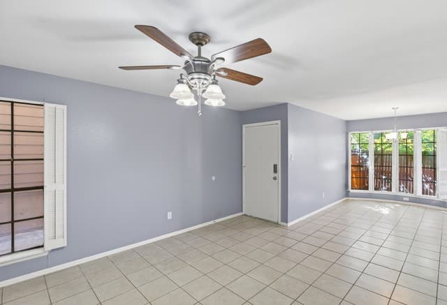 2-bedroom rental at 7711 Callaghan Rd Unit APT 705 in San Antonio, TX — photo 3