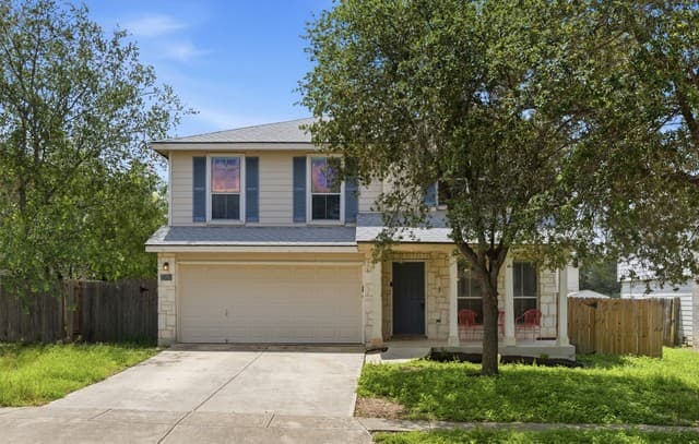 4-bedroom rental at 426 Bridle Rdg in San Antonio, TX — photo 1