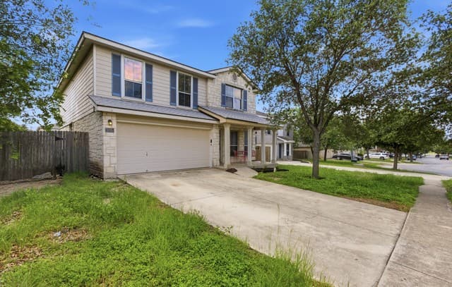 4-bedroom rental at 426 Bridle Rdg in San Antonio, TX — photo 3