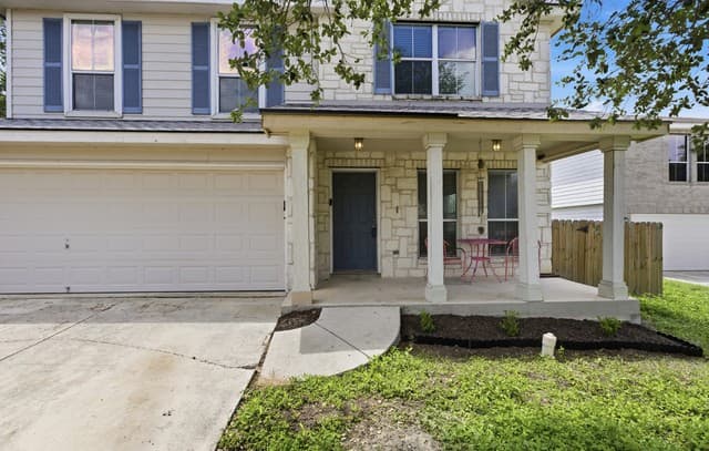4-bedroom rental at 426 Bridle Rdg in San Antonio, TX — photo 4