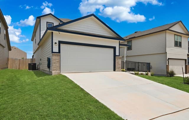 4-bedroom rental at 13747 Pinkston in San Antonio, TX — photo 5