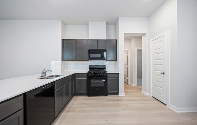 4-bedroom rental at 8559 Red Hawk Loop in San Antonio, TX — photo 4
