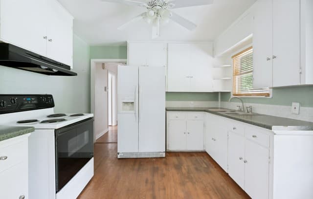2-bedroom rental at 162 Cyril Dr in San Antonio, TX — photo 5