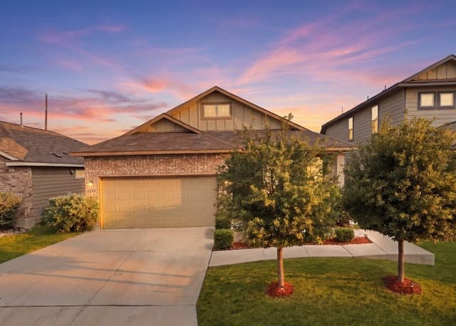 3-bedroom rental at 6846 Hibiscus in San Antonio, TX — photo 1