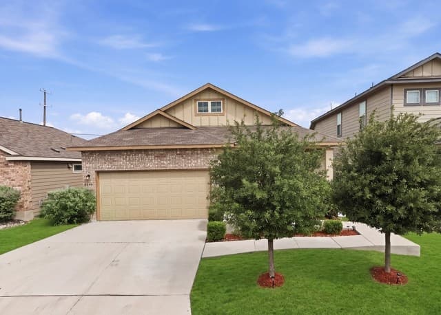 3-bedroom rental at 6846 Hibiscus in San Antonio, TX — photo 4