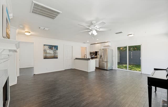 4-bedroom rental at 4915 Nuthatch St in San Antonio, TX — photo 3