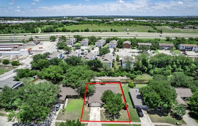3-bedroom rental at 546 Tumblebrook in Universal City, TX — photo 3