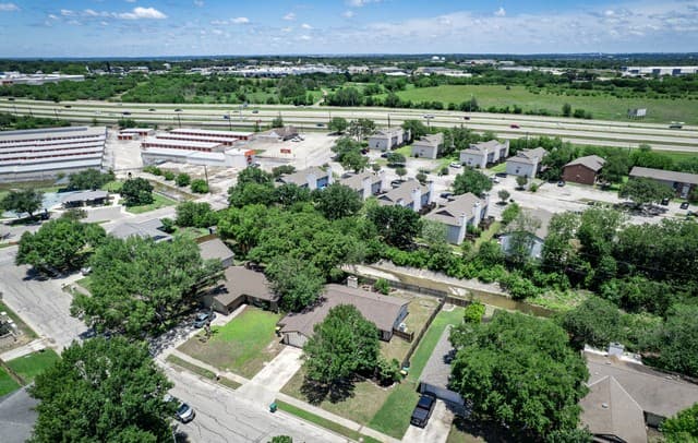 3-bedroom rental at 546 Tumblebrook in Universal City, TX — photo 5
