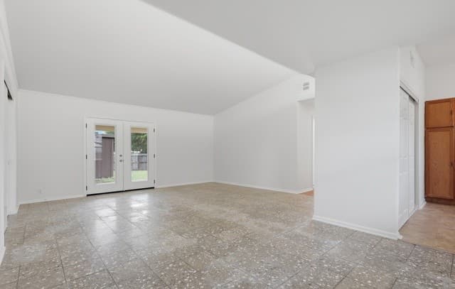 2-bedroom rental at 803 Oblate Dr in San Antonio, TX — photo 4