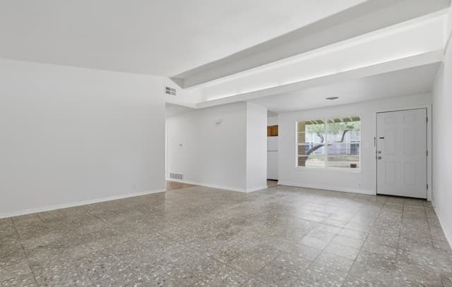 2-bedroom rental at 803 Oblate Dr in San Antonio, TX — photo 5