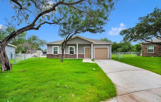 2-bedroom rental at 610 Villa Linda in San Antonio, TX — photo 1