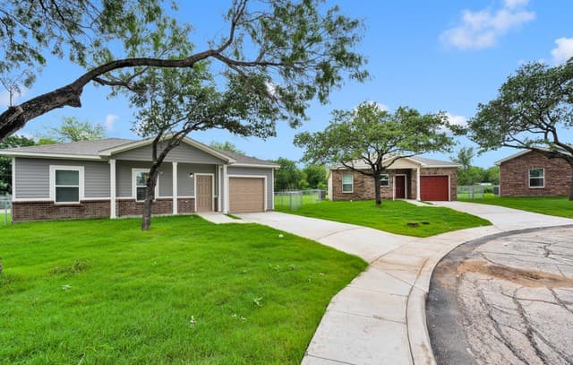 2-bedroom rental at 610 Villa Linda in San Antonio, TX — photo 2