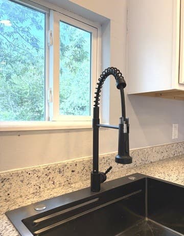 4-bedroom rental at 7518 Sleepy Valley Dr in San Antonio, TX — photo 5