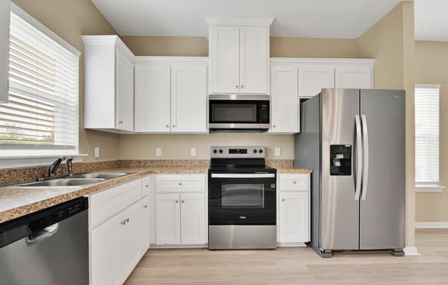 3-bedroom rental at 611 Villa Linda in San Antonio, TX — photo 5