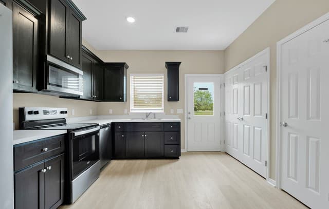 2-bedroom rental at 615 Villa Linda in San Antonio, TX — photo 5
