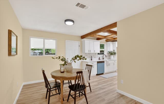 3-bedroom rental at 203 Haverlah Rd in Pleasanton, TX — photo 4