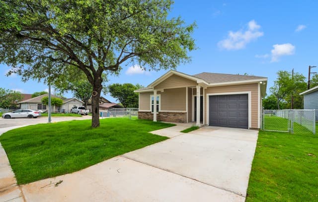 3-bedroom rental at 618 Villa Linda in San Antonio, TX — photo 2
