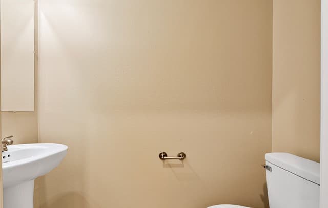3-bedroom rental at 618 Villa Linda in San Antonio, TX — photo 5