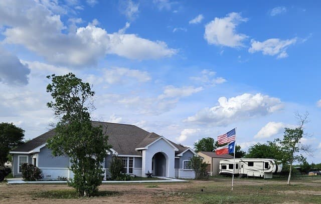 Home for sale at 6695 Fm 3175 in Somerset, TX — photo 3