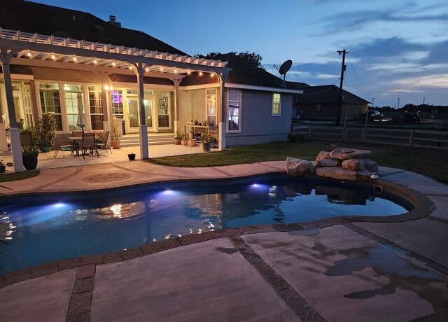 Home for sale at 6695 Fm 3175 in Somerset, TX — photo 5