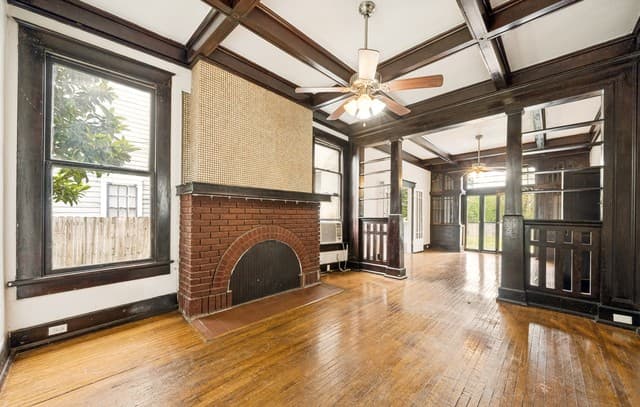 4-bedroom rental at 514 E Park Ave in San Antonio, TX — photo 3