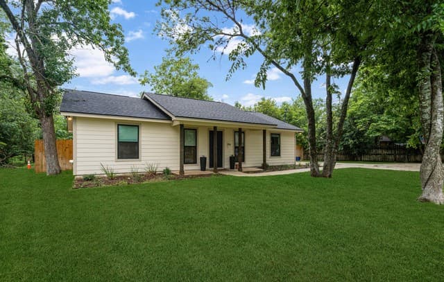 3-bedroom rental at 324 Ebner St in Boerne, TX — photo 1