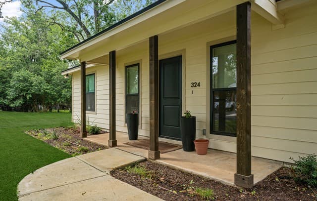3-bedroom rental at 324 Ebner St in Boerne, TX — photo 3