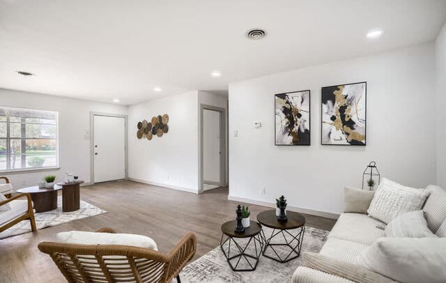 3-bedroom rental at 154 Mountain Valley St in San Antonio, TX — photo 5