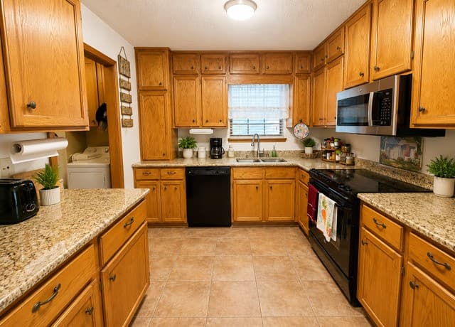 3-bedroom rental at 106 Weese Ln in Pleasanton, TX — photo 4