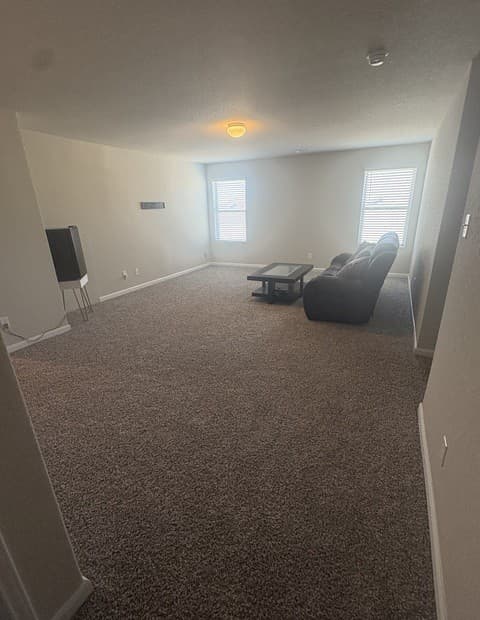 4-bedroom rental at 4358 Southton Woods in San Antonio, TX — photo 5