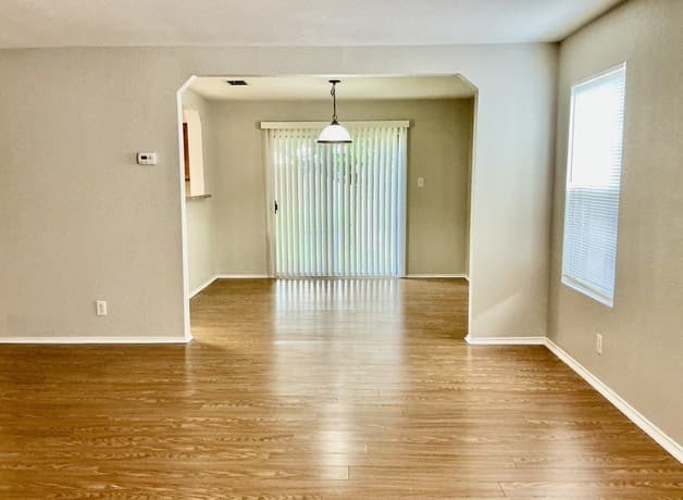 3-bedroom rental at 8306 Apricot Bloom in San Antonio, TX — photo 5