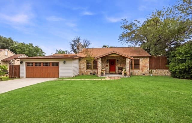 3-bedroom rental at 237 Thorain Blvd in San Antonio, TX — photo 1