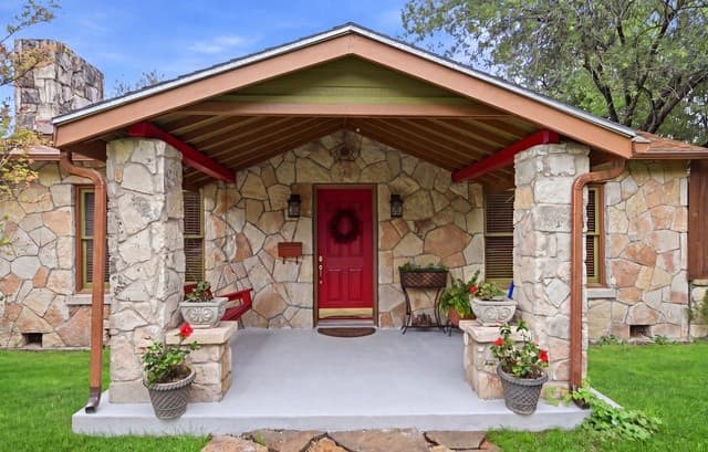 3-bedroom rental at 237 Thorain Blvd in San Antonio, TX — photo 2