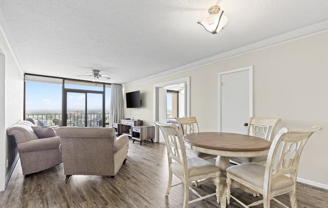 2-bedroom rental at 7701 Wurzbach Rd Unit 1405 in San Antonio, TX — photo 5