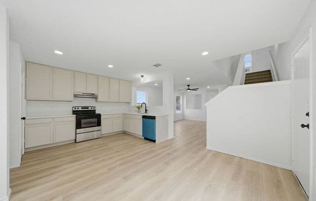 3-bedroom rental at 5039 Bending Trail in San Antonio, TX — photo 2