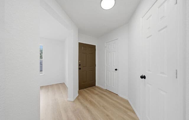 3-bedroom rental at 5039 Bending Trail in San Antonio, TX — photo 4