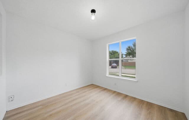 3-bedroom rental at 5039 Bending Trail in San Antonio, TX — photo 5