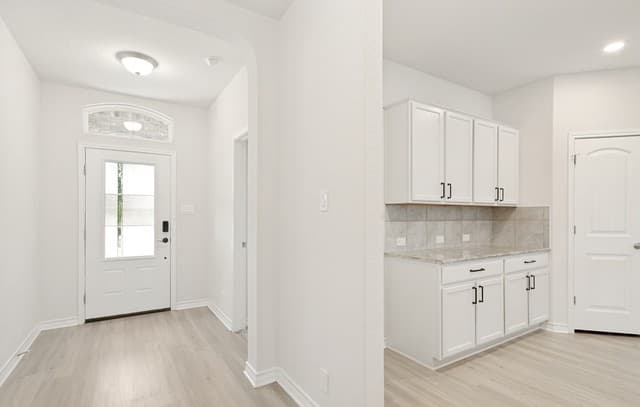 4-bedroom rental at 13632 Mcbride Bend in San Antonio, TX — photo 4