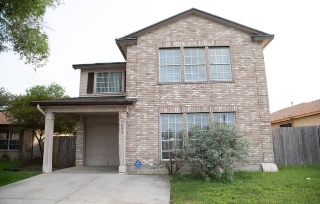 3-bedroom rental at 1603 Mira Vista in San Antonio, TX — photo 1