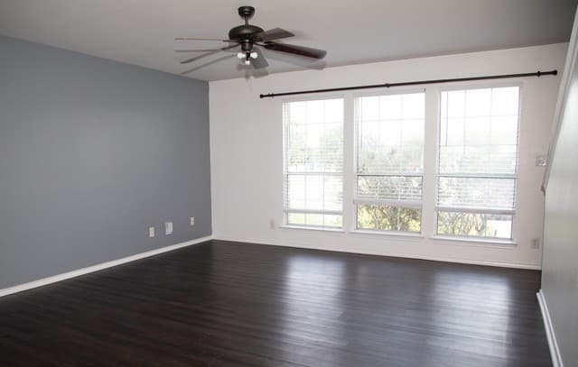 3-bedroom rental at 1603 Mira Vista in San Antonio, TX — photo 2