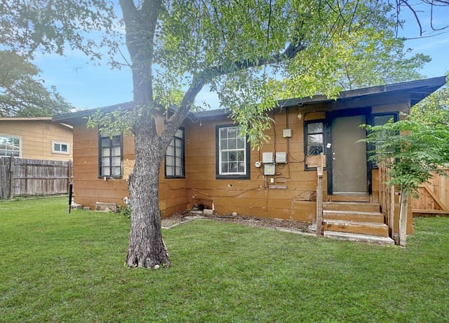 2-bedroom rental at 146 Gaskin Dr in San Antonio, TX — photo 3