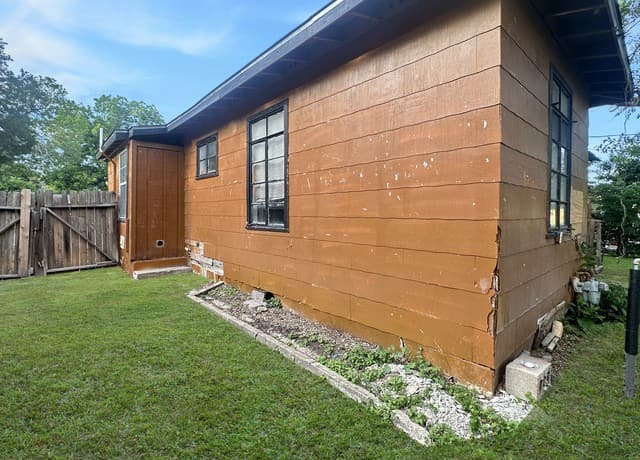 2-bedroom rental at 146 Gaskin Dr in San Antonio, TX — photo 4