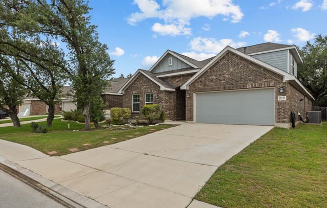 4-bedroom rental at 15233 Cheshire Way in San Antonio, TX — photo 1